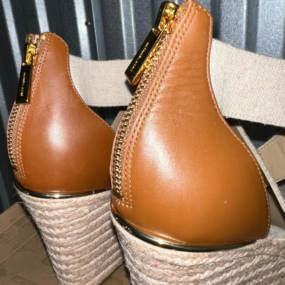 Women's Beige Michael Kors wedges Espadrille Sandals - Picture 3 of 9